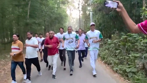 মাদকবিরোধী ম্যারাথনে ৬০০ দৌড়বিদ, যুবসমাজকে খেলাধুলায় ফেরানোর আহ্বান