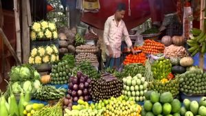 জ্বালানির দাম বাড়তেই চড়া কাঁচাবাজার, বাড়ছে পরিবহন খরচের প্রভাব