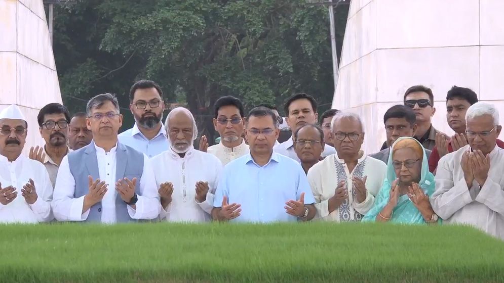 <span class="nhu-kicker" style="--nhu-color:#ff0000;">বিএনপির ৪৮তম প্রতিষ্ঠাবার্ষিকী</span><span class="nhu-sep">•</span> বিএনপির প্রতিষ্ঠাবার্ষিকীতে জিয়া ও খালেদা জিয়ার সমাধিতে তারেক রহমানের শ্রদ্ধা