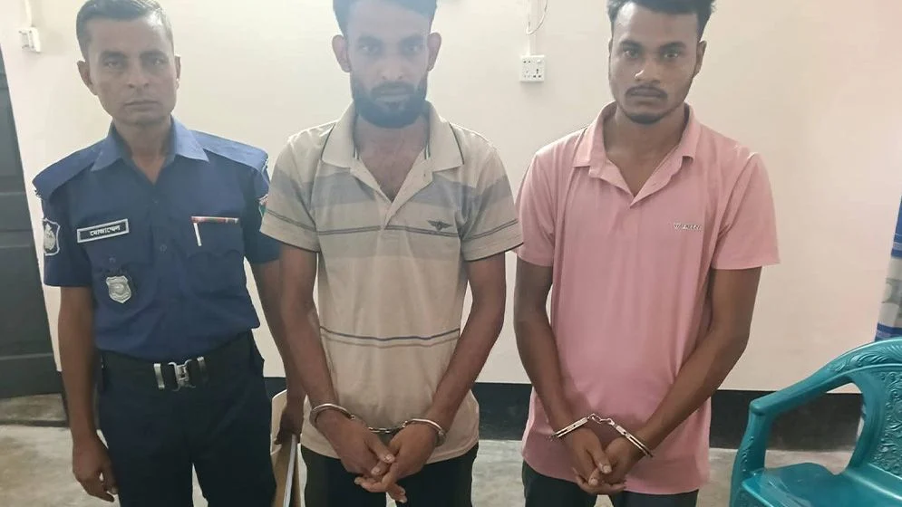 কালীগঞ্জে প্রবাসীর বাড়িতে চুরি: দুই যুবক আটক, উদ্ধার আড়াই ভরি স্বর্ণ