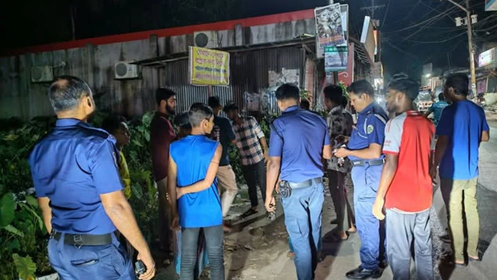 বাউফলে মেয়র প্রার্থী ঘোষণা ঘিরে উত্তেজনা, ককটেল বিস্ফোরণের অভিযোগ