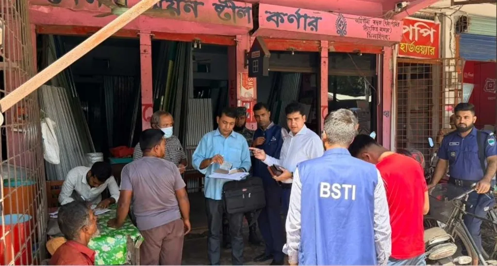জীবননগরে ভোক্তা অধিকার অধিদপ্তরের অভিযান, তিন প্রতিষ্ঠানকে ৫০ হাজার টাকা জরিমানা