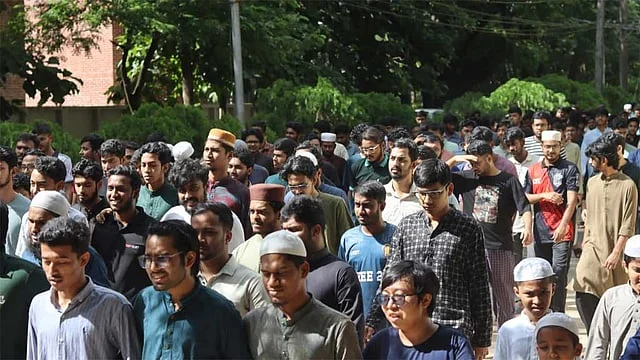 চুয়েটে নতুন ভিসি নিয়ে উত্তেজনা, শিক্ষার্থীদের বিক্ষোভ; রোববার থেকে শিক্ষকদের কর্মবিরতি