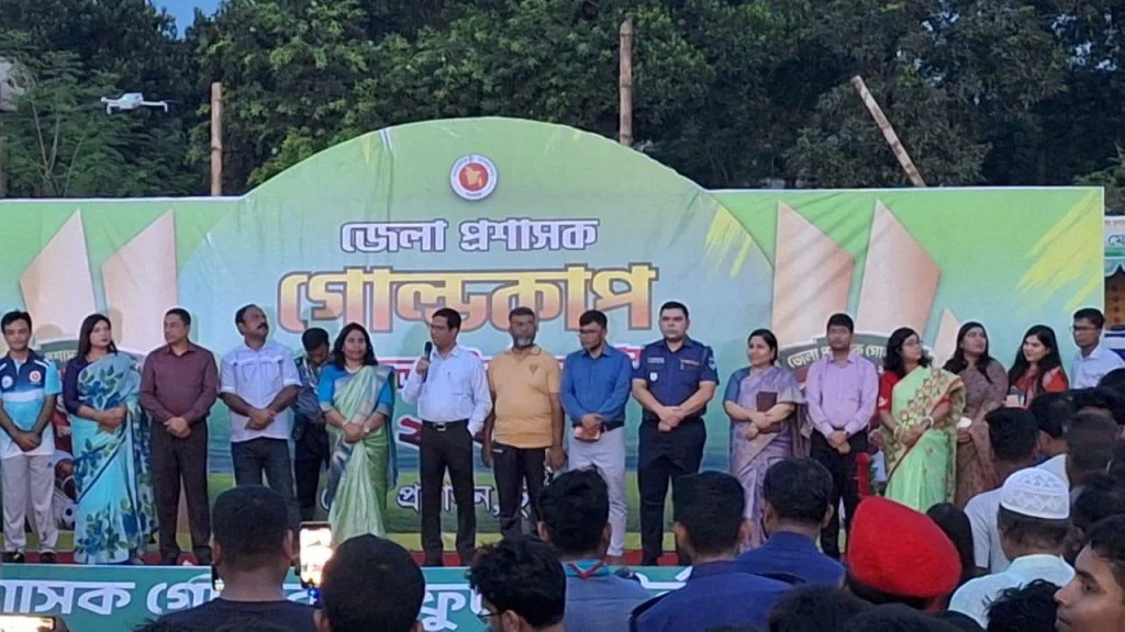 পেনাল্টি শুটআউটে পৌর দলকে হারিয়ে ডিসি গোল্ড কাপ চ্যাম্পিয়ন আলমডাঙ্গা