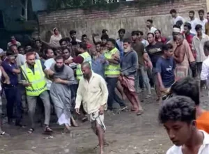 আলমডাঙ্গায় মাদ্রাসাছাত্রীকে শ্লীলতাহানির চেষ্টার অভিযোগ, ‘বড় হুজুর’ আটক